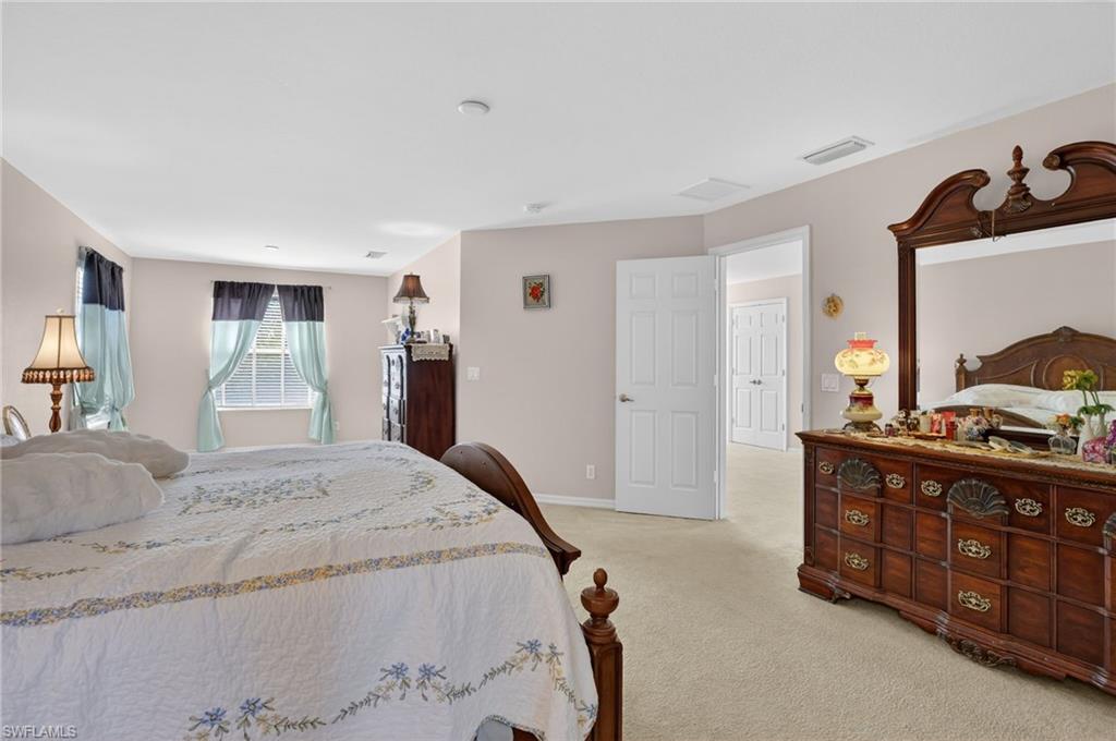 VALENCIA LAKES - Residential