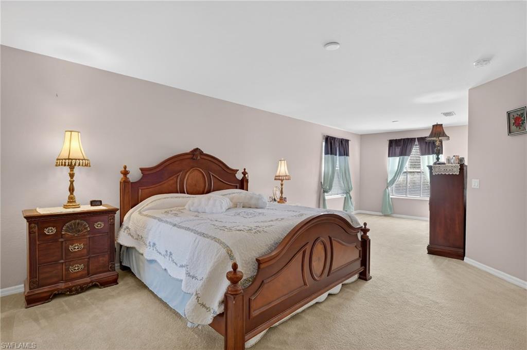 VALENCIA LAKES - Residential