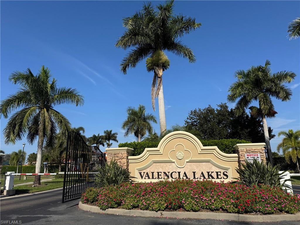 VALENCIA LAKES - Residential