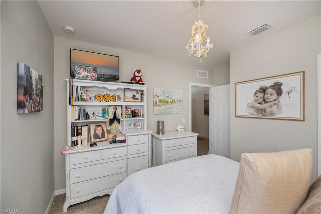 ENTRADA - Residential