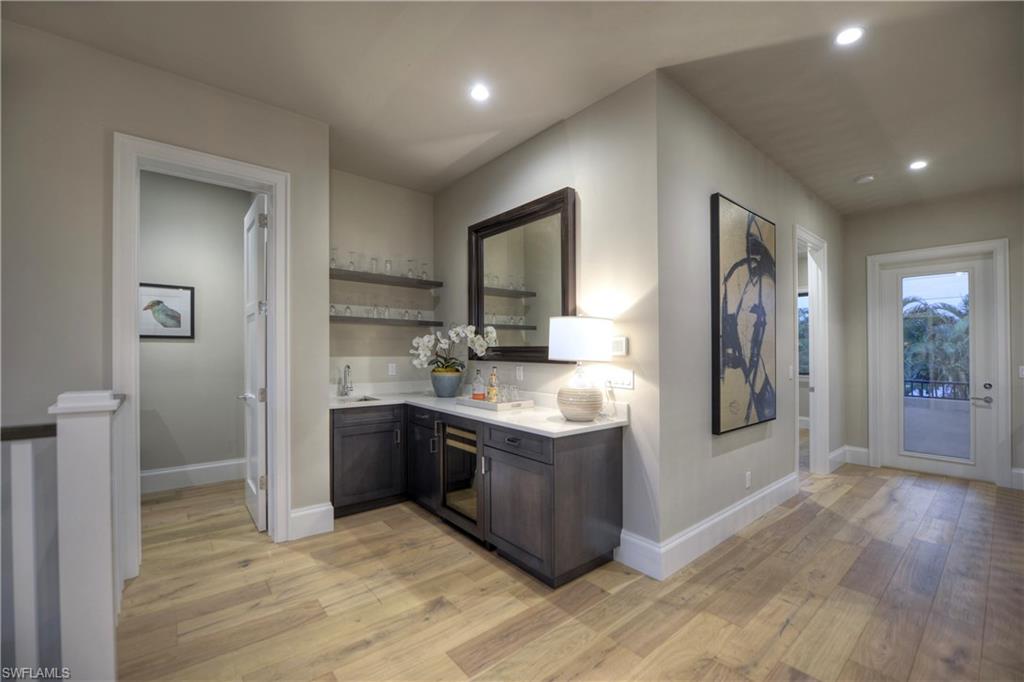 MOORINGS - Residential