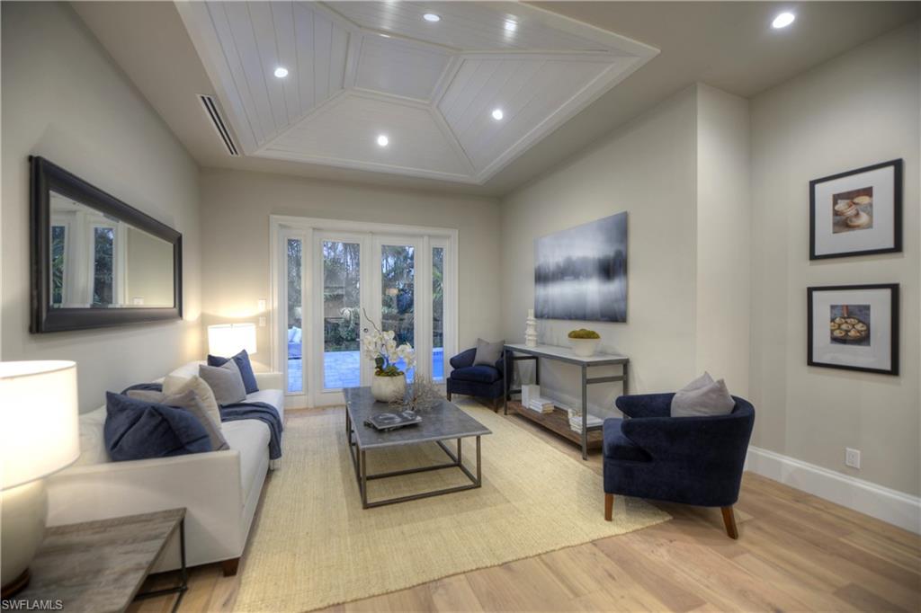 MOORINGS - Residential