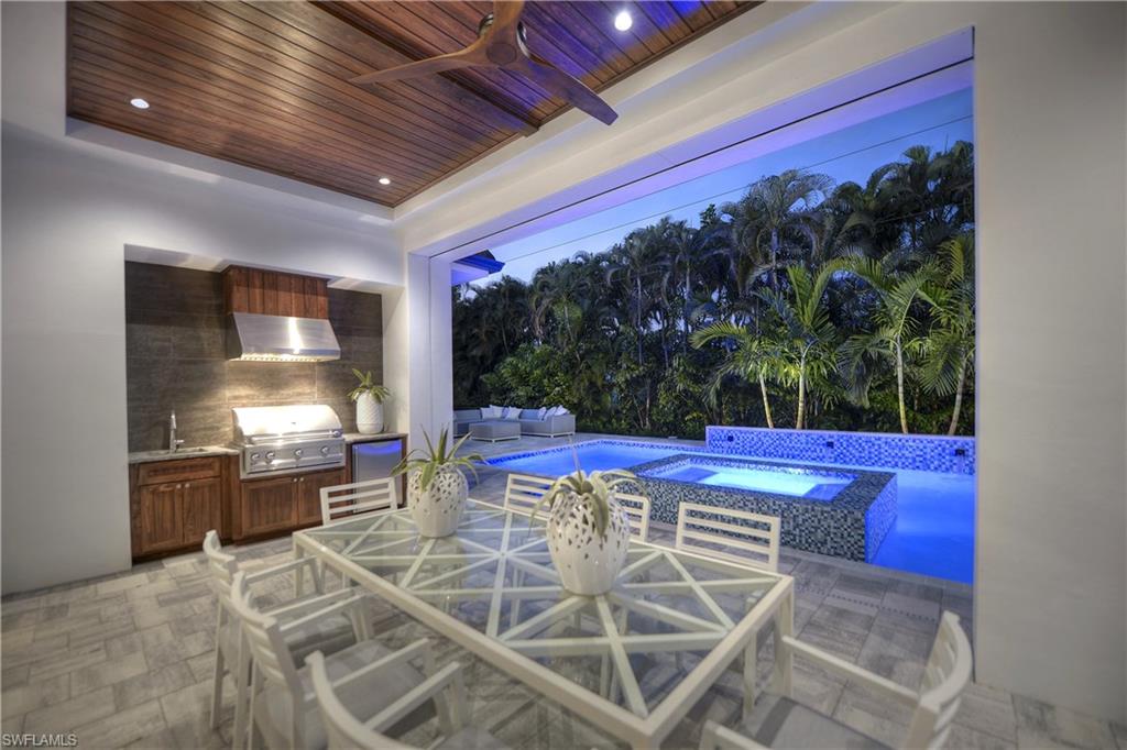 MOORINGS - Residential