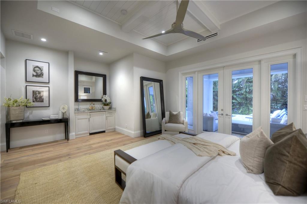 MOORINGS - Residential