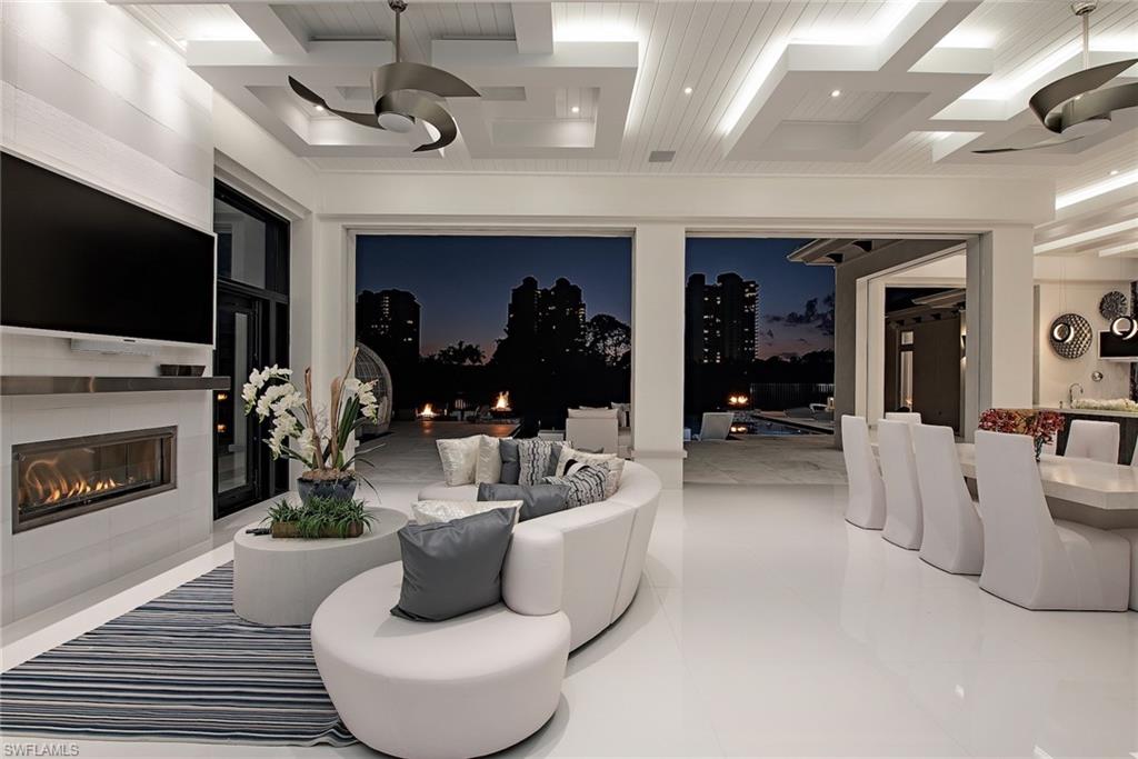 BAY WOODS - Residential