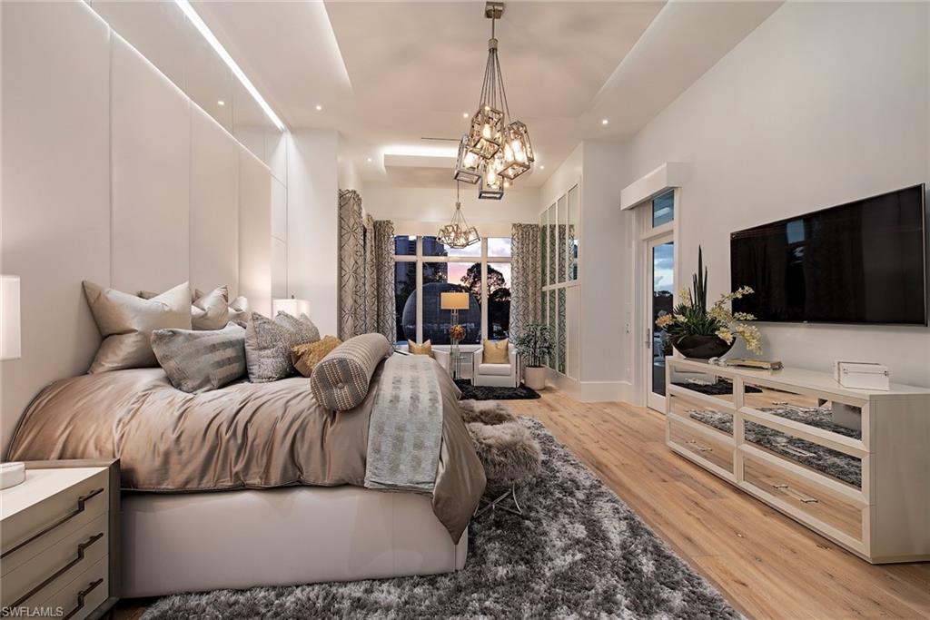 BAY WOODS - Residential