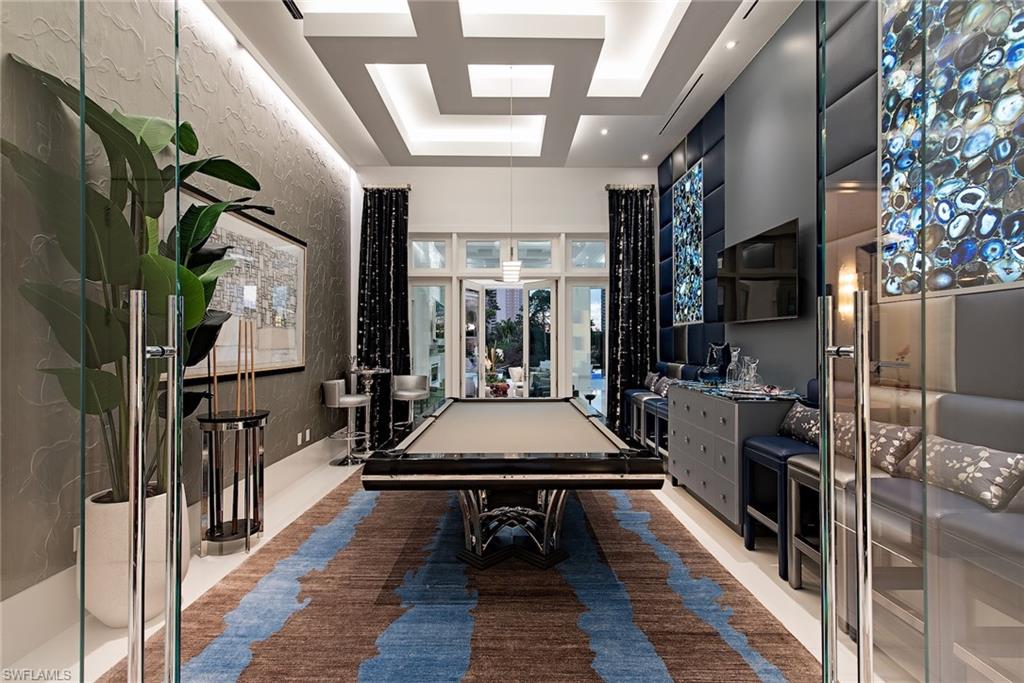 BAY WOODS - Residential