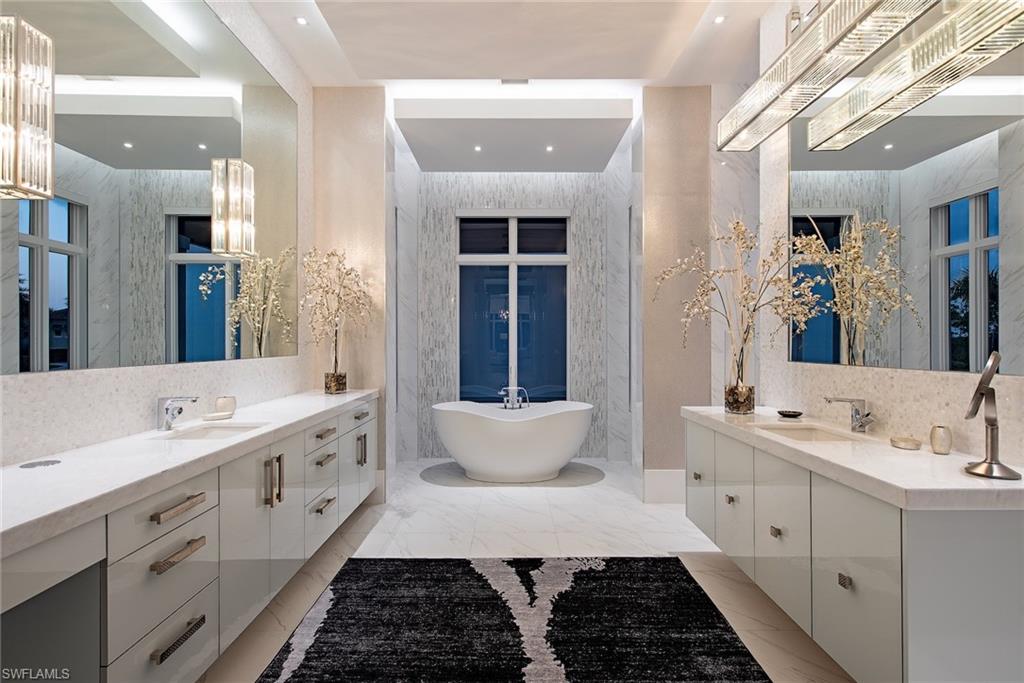 BAY WOODS - Residential