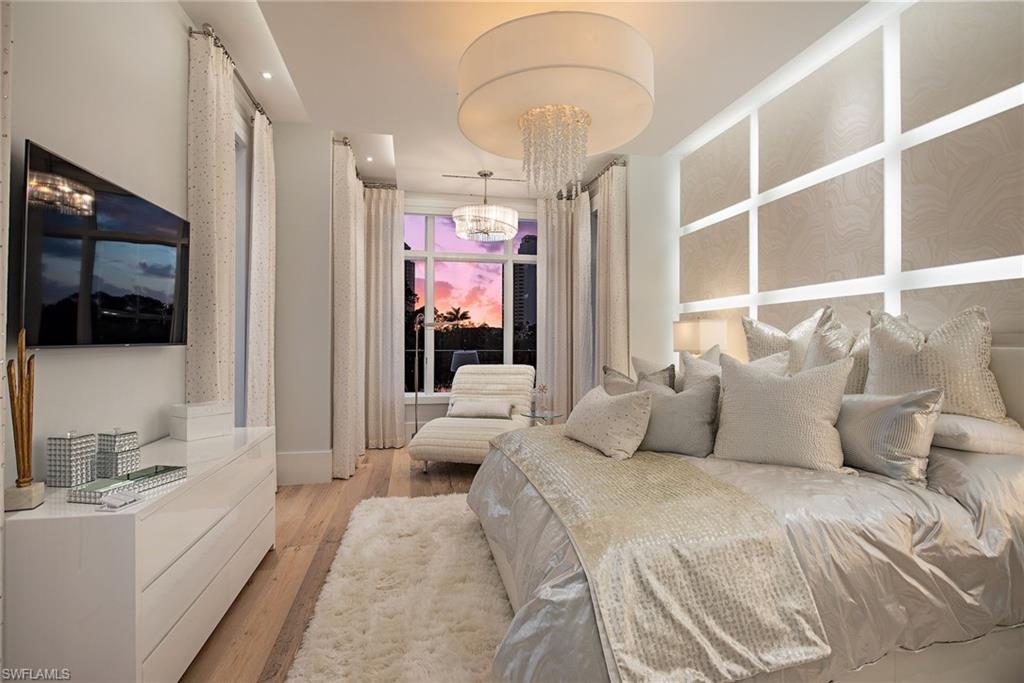 BAY WOODS - Residential