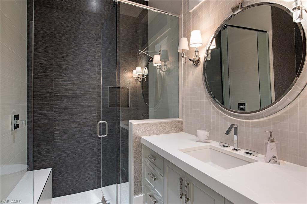 BAY WOODS - Residential