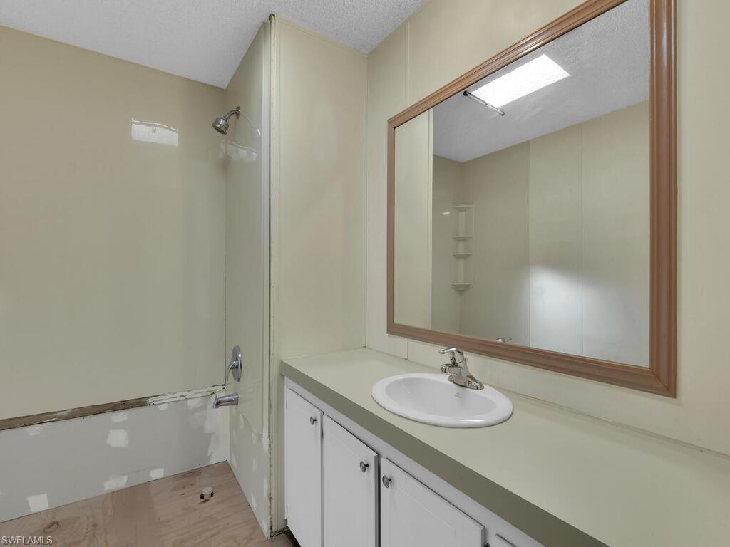 CRYSTAL LAKES - Residential