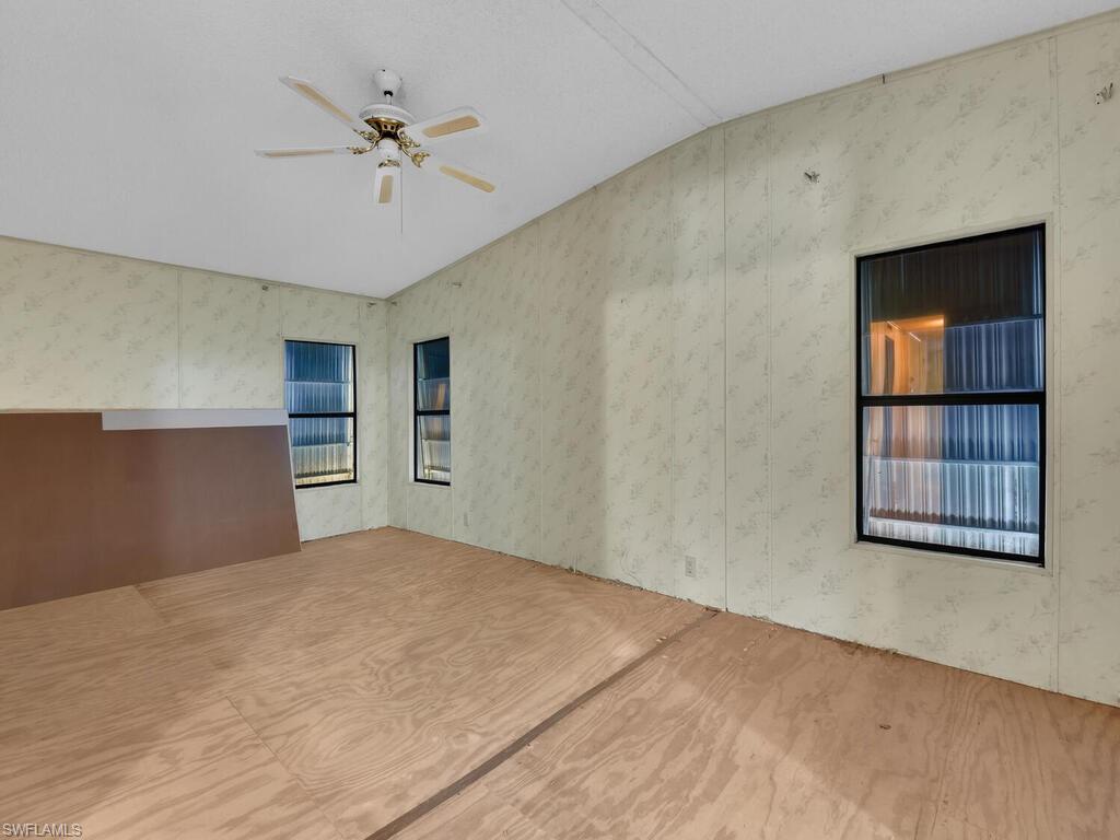 CRYSTAL LAKES - Residential