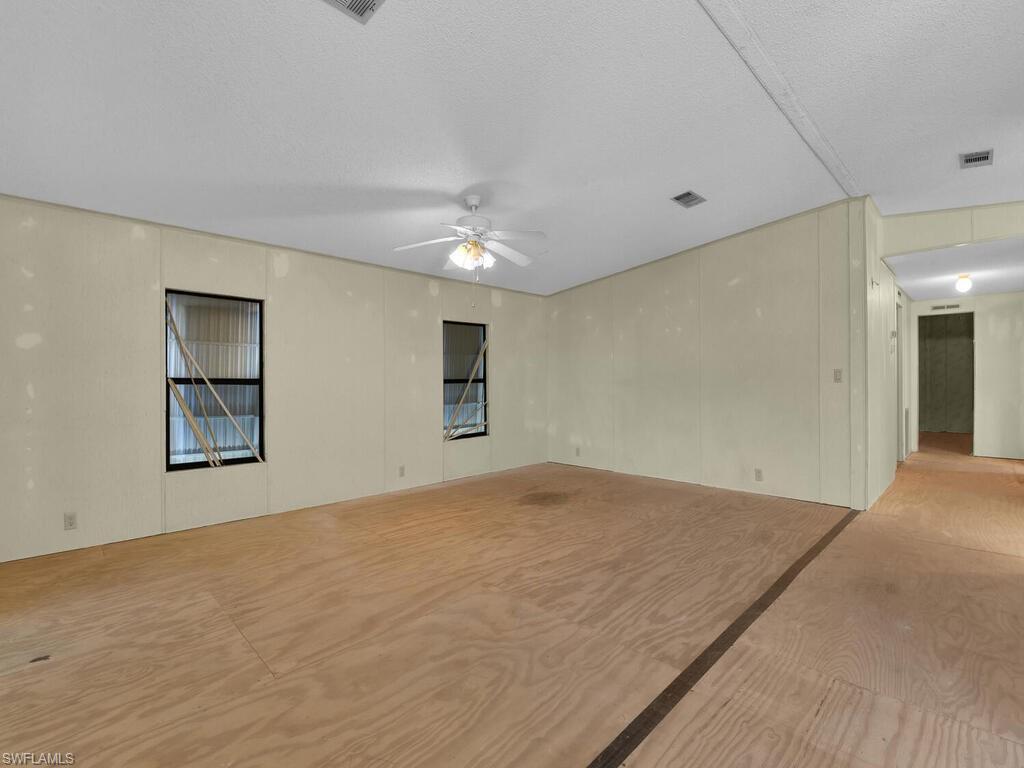 CRYSTAL LAKES - Residential