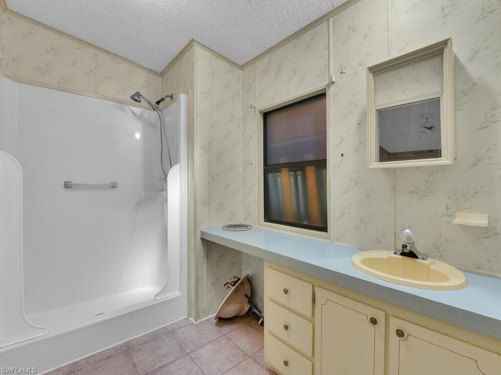 CRYSTAL LAKES - Residential