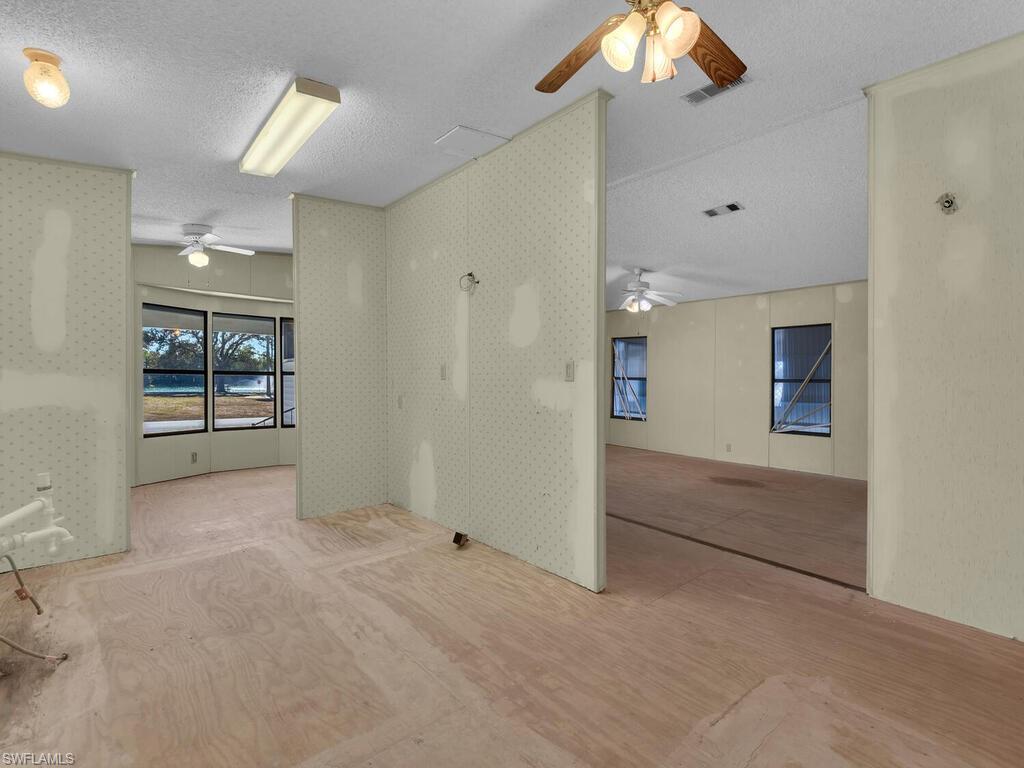 CRYSTAL LAKES - Residential