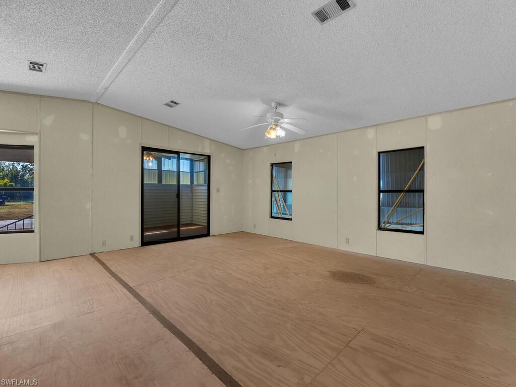 CRYSTAL LAKES - Residential