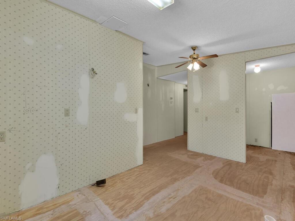 CRYSTAL LAKES - Residential