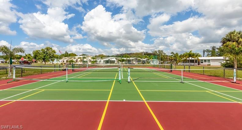 CRYSTAL LAKES - Residential