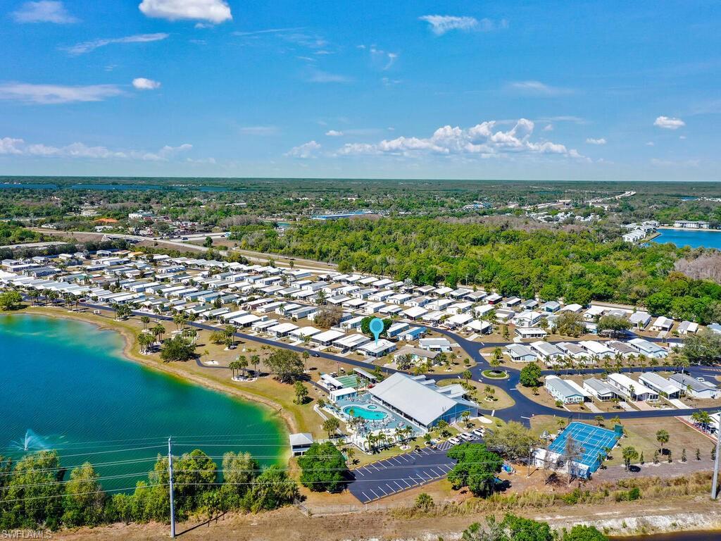 CRYSTAL LAKES - Residential