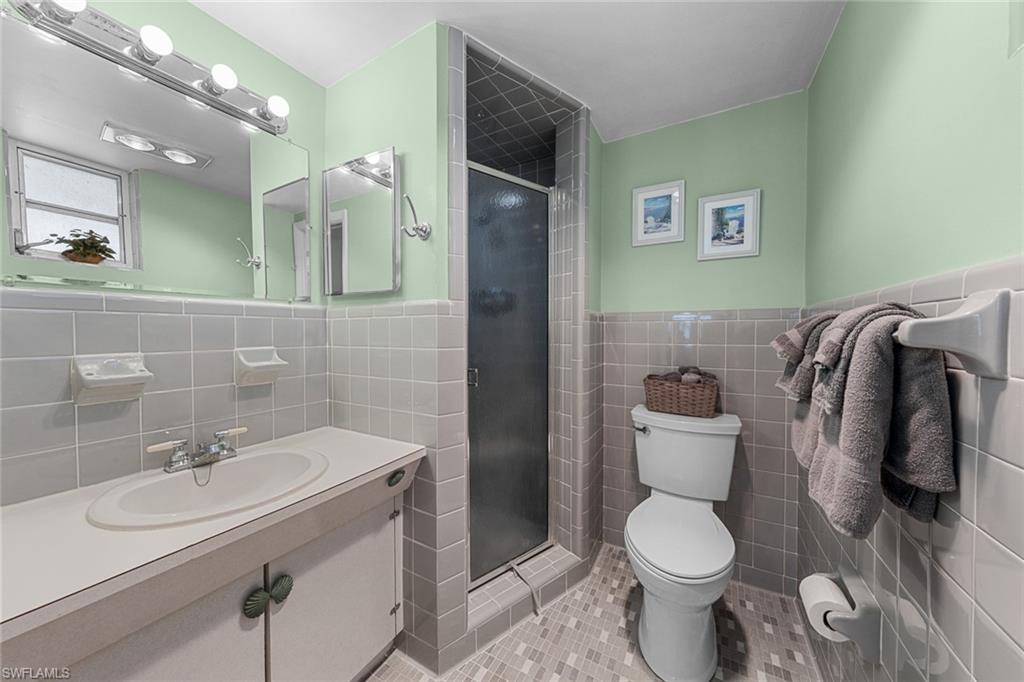 COUNTRY CLUB ESTATES CONDO - Residential