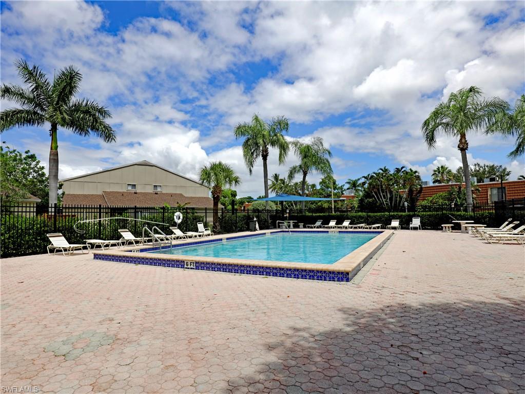 VILLAGE OF CEDARBEND - Residential