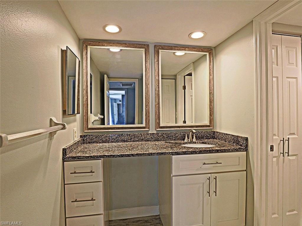 VILLAGE OF CEDARBEND - Residential