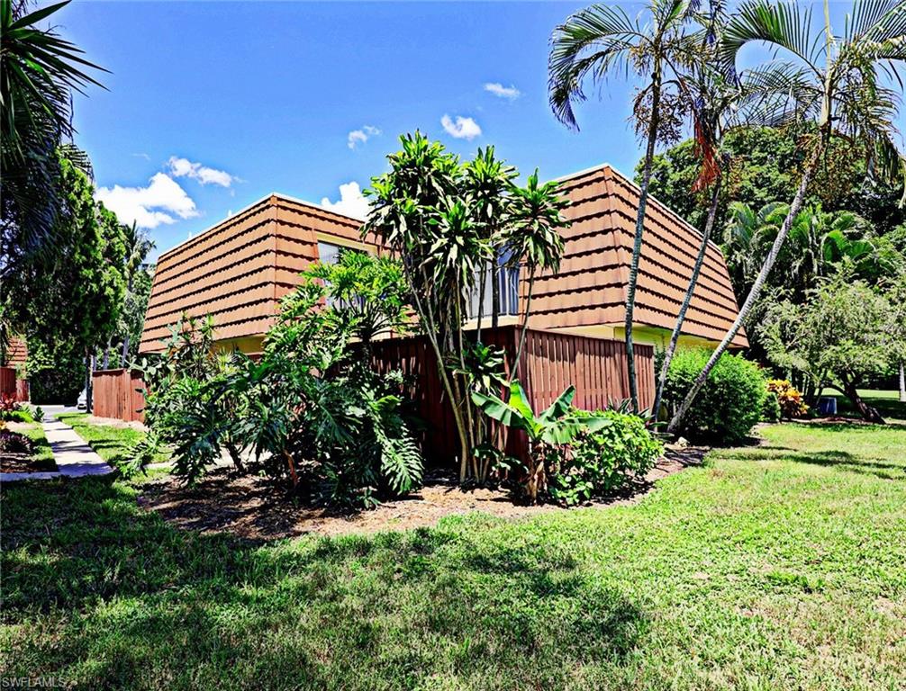 VILLAGE OF CEDARBEND - Residential