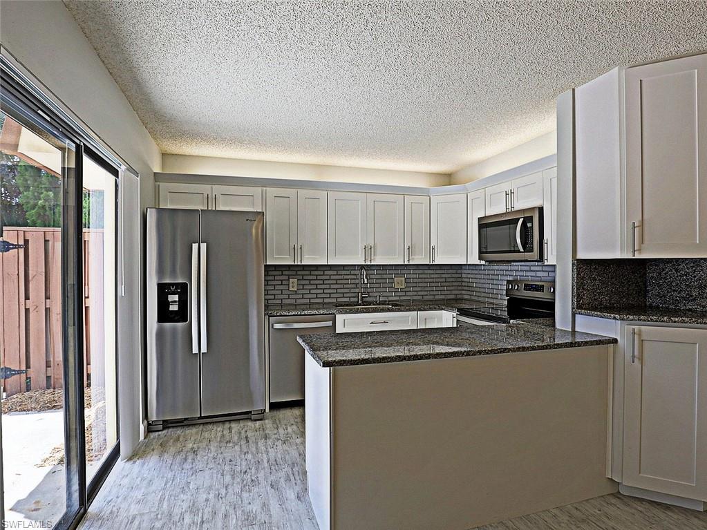 VILLAGE OF CEDARBEND - Residential