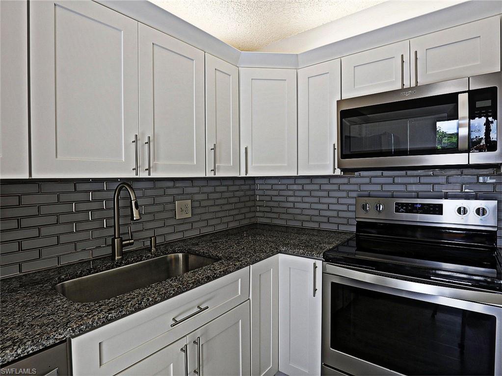 VILLAGE OF CEDARBEND - Residential