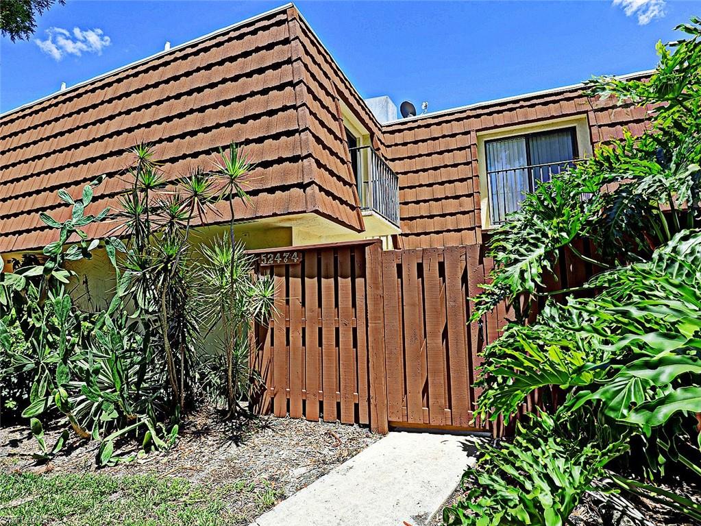 VILLAGE OF CEDARBEND - Residential