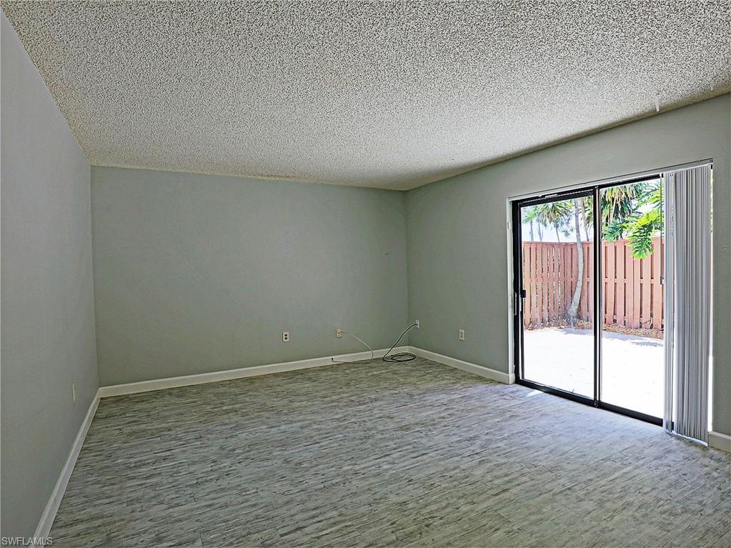 VILLAGE OF CEDARBEND - Residential