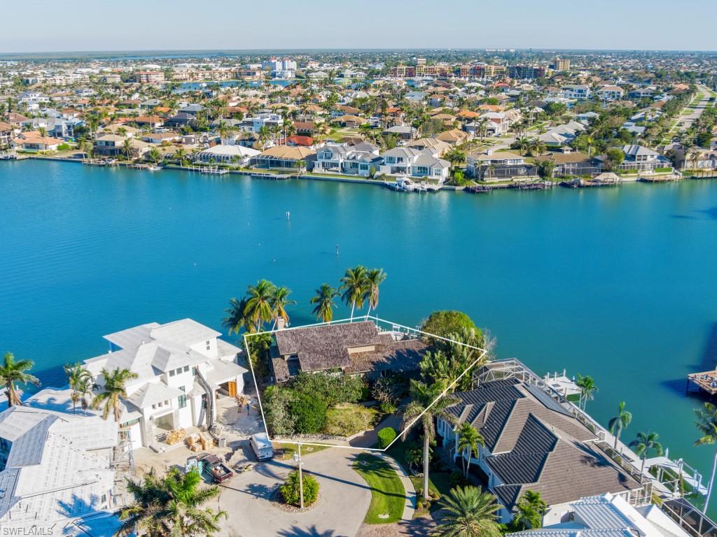 MARCO BEACH - Residential