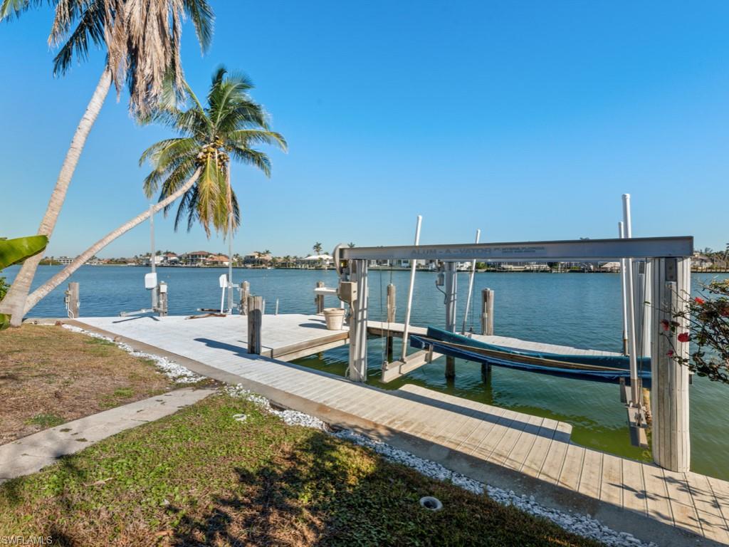 MARCO BEACH - Residential