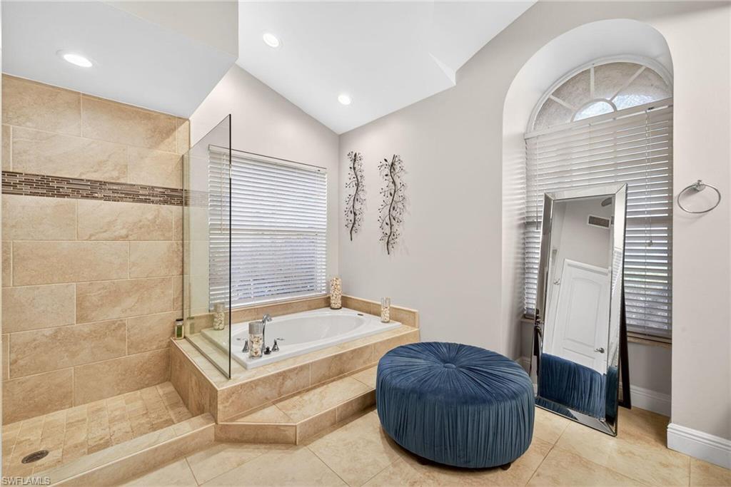 LONGSHORE LAKE - Residential