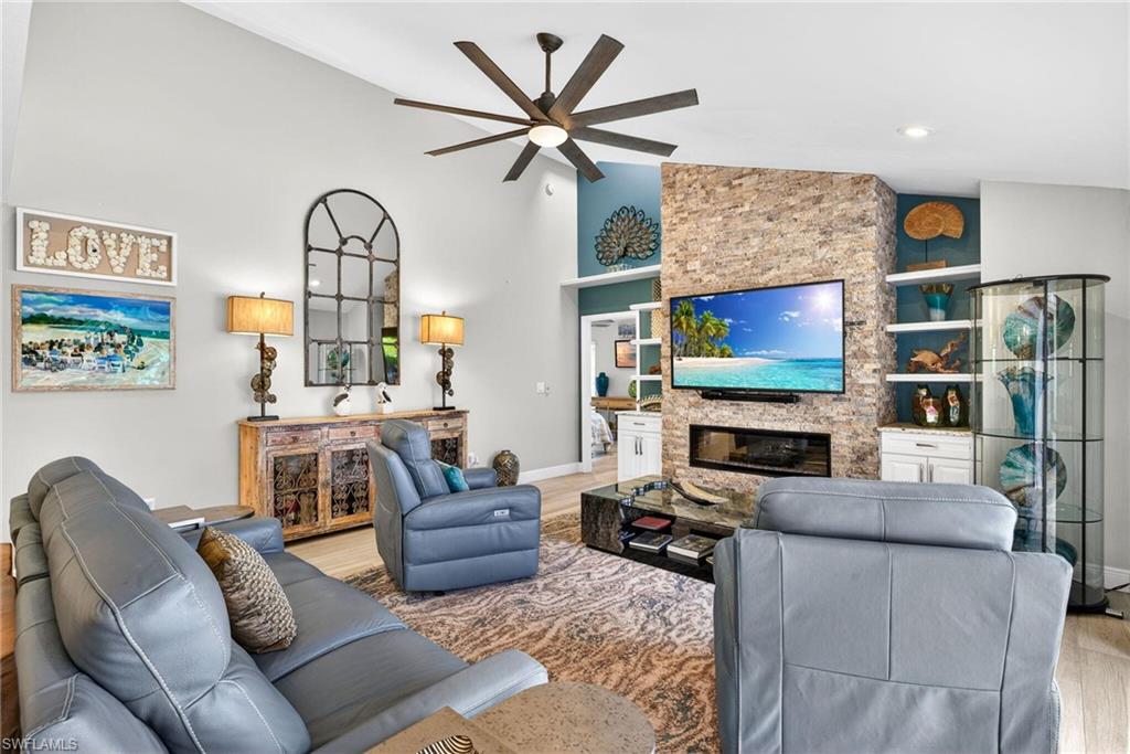 LONGSHORE LAKE - Residential