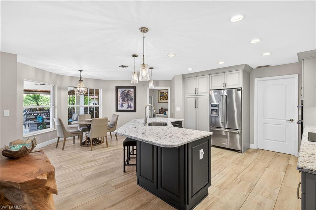 LONGSHORE LAKE - Residential