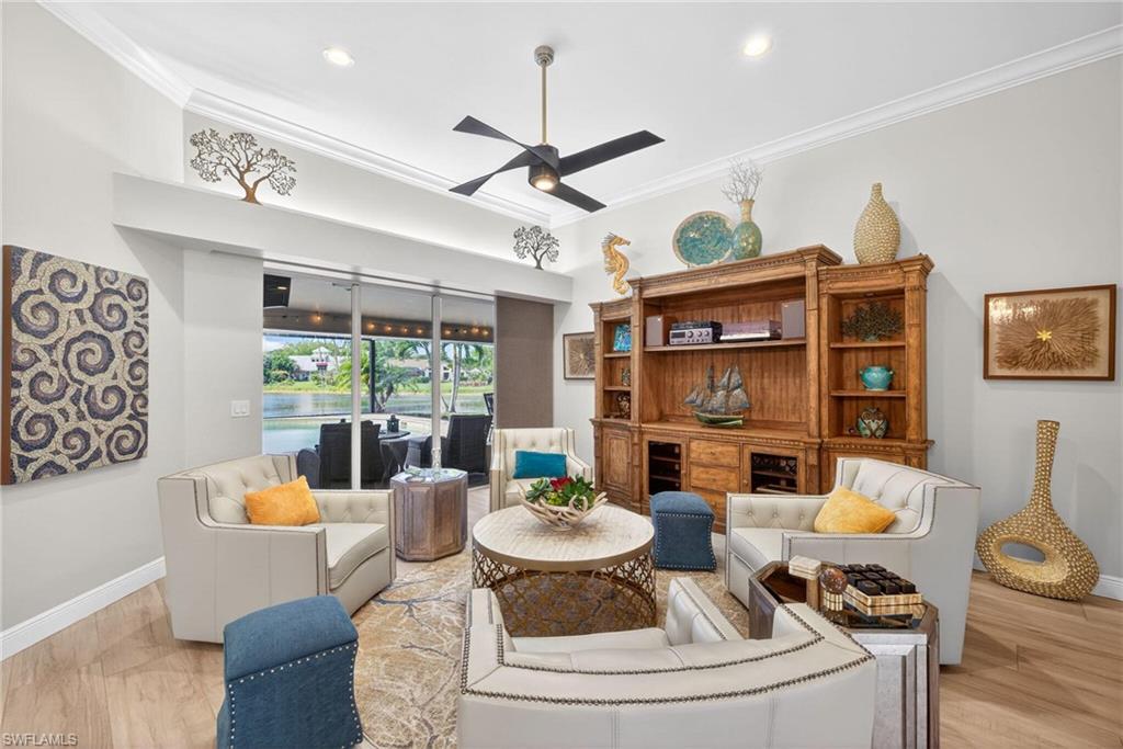 LONGSHORE LAKE - Residential