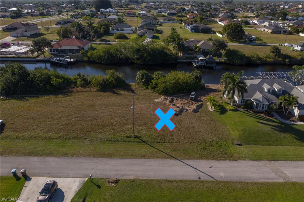 CAPE CORAL - Land