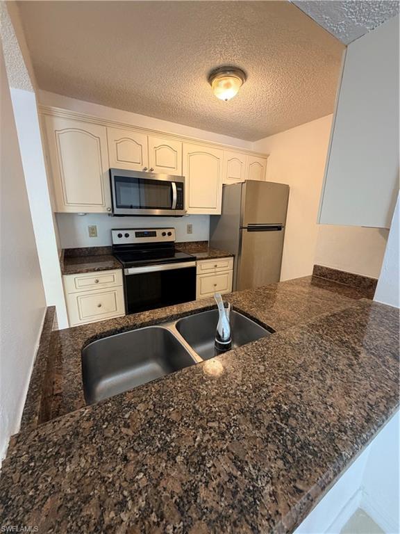 GRANADA LAKES - Residential Lease