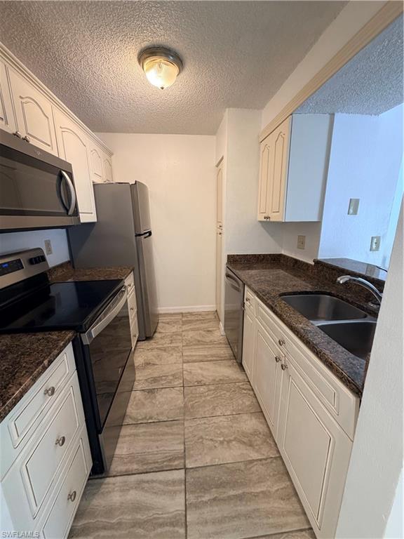 GRANADA LAKES - Residential Lease