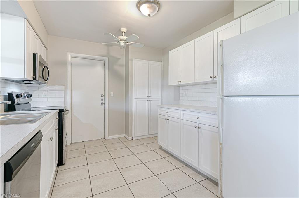 WILLOW LAKE - Residential