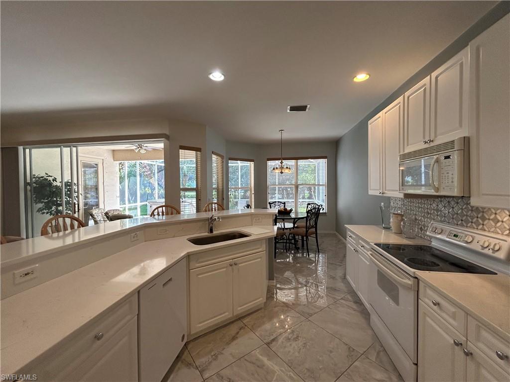 9888 Colonial WALK N