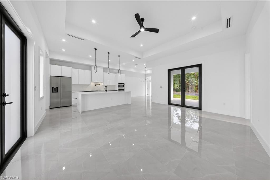 GOLDEN GATE ESTATES - Residential