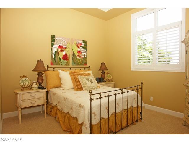 BAREFOOT BEACH - Residential