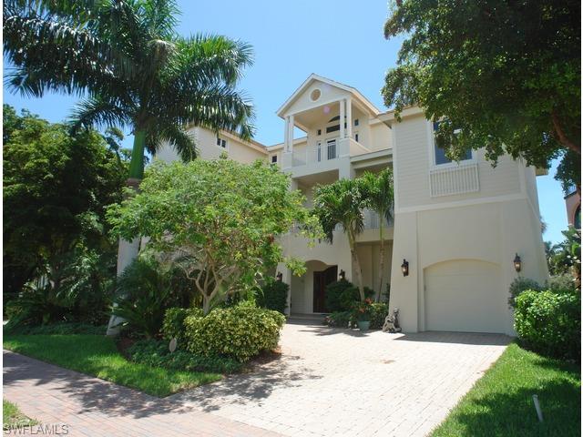 BAREFOOT BEACH - Residential