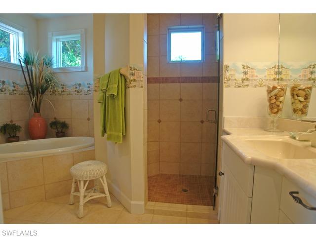 BAREFOOT BEACH - Residential