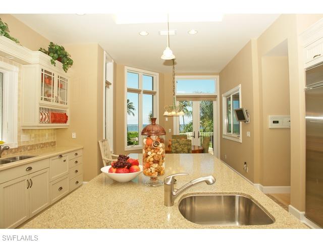 BAREFOOT BEACH - Residential