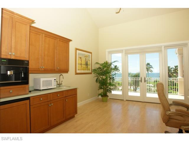 BAREFOOT BEACH - Residential