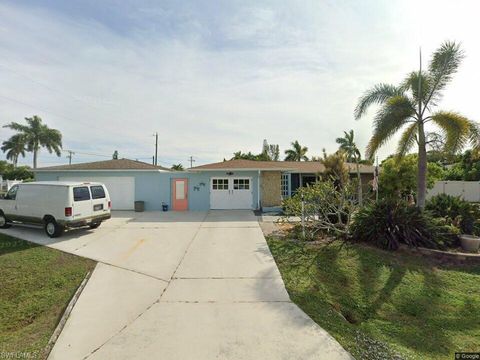 864 SE 41st ST CAPE CORAL FL 33904