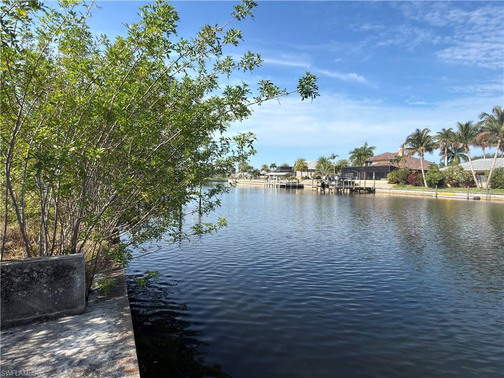 CAPE CORAL - Land